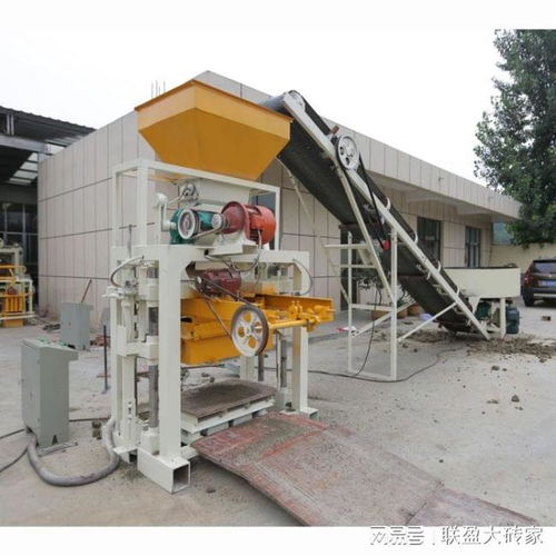路面磚機(jī)是市政建設(shè)必不可少的建材生產(chǎn)設(shè)備